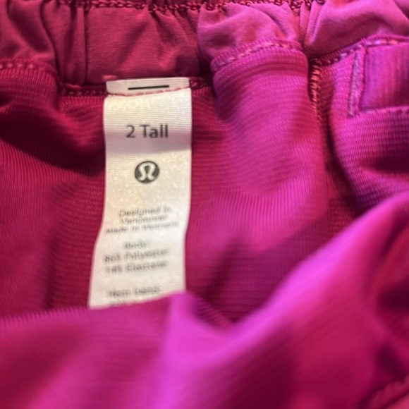 Lululemon Shorts Size 2 tall - Picture 2 of 3